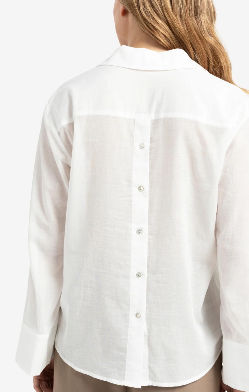 Yaya boyfriend blouse with buttons on back in off white