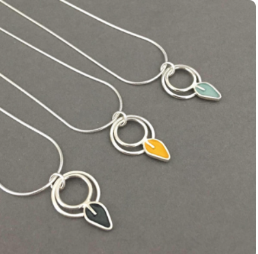 Double circle pendant - varied colours