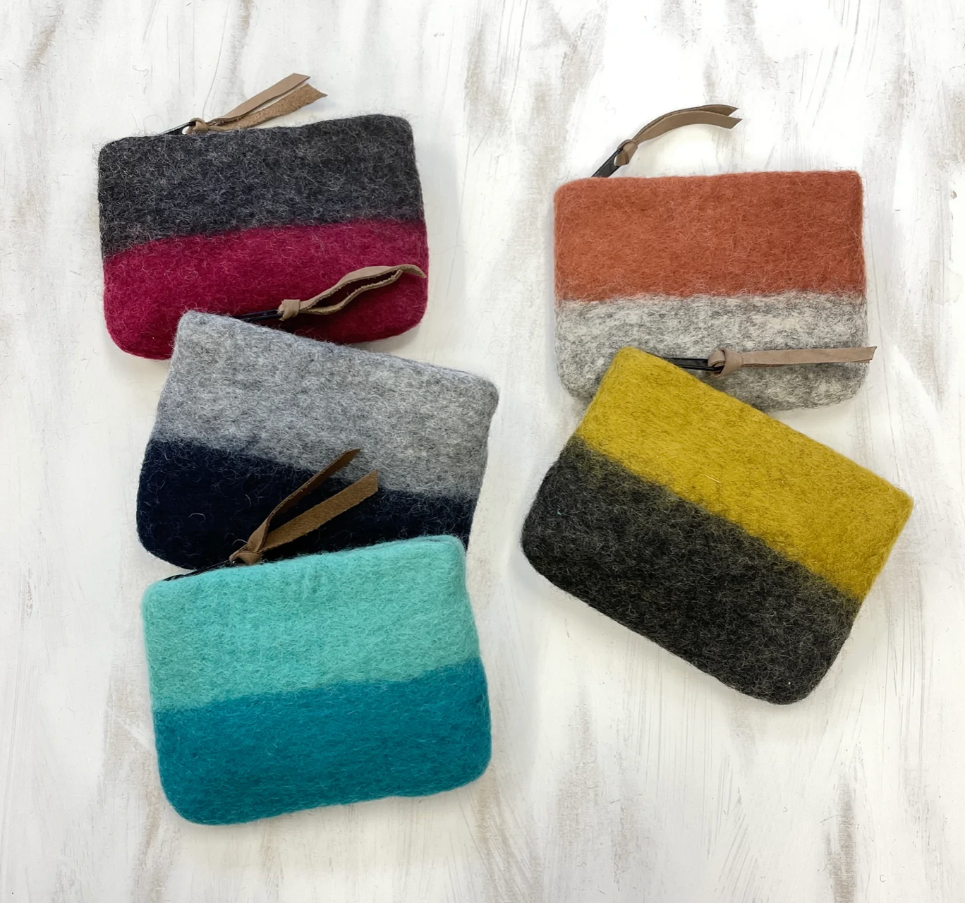 Aura Que Lila felt two tone purse